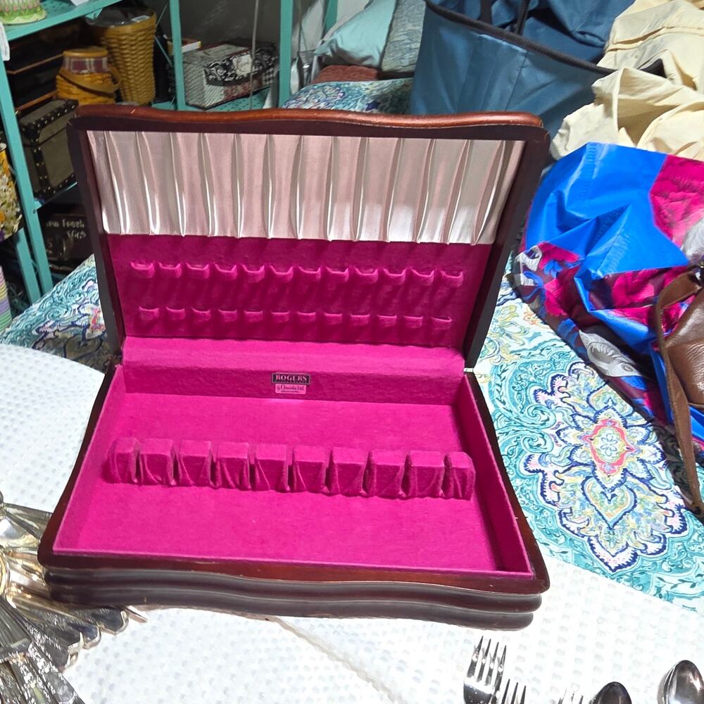 VINTAGE ONEIDA FLATWARE WOODEN STORAGE BOX